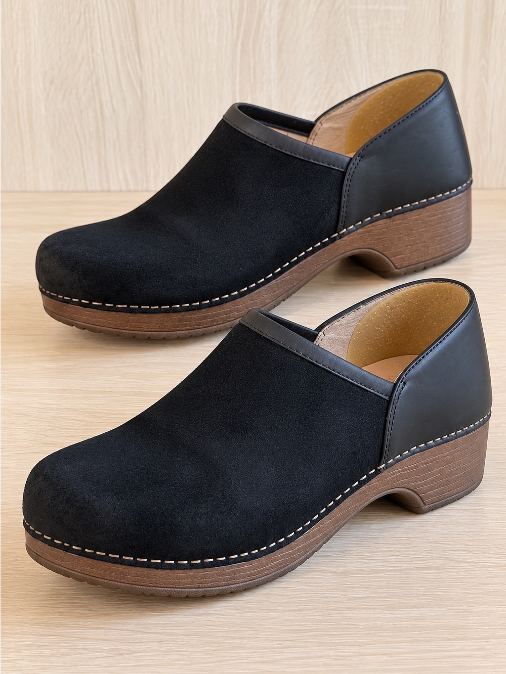 Dansko Black Suede Leather Clogs Mules Size 42 Comfort Shoes